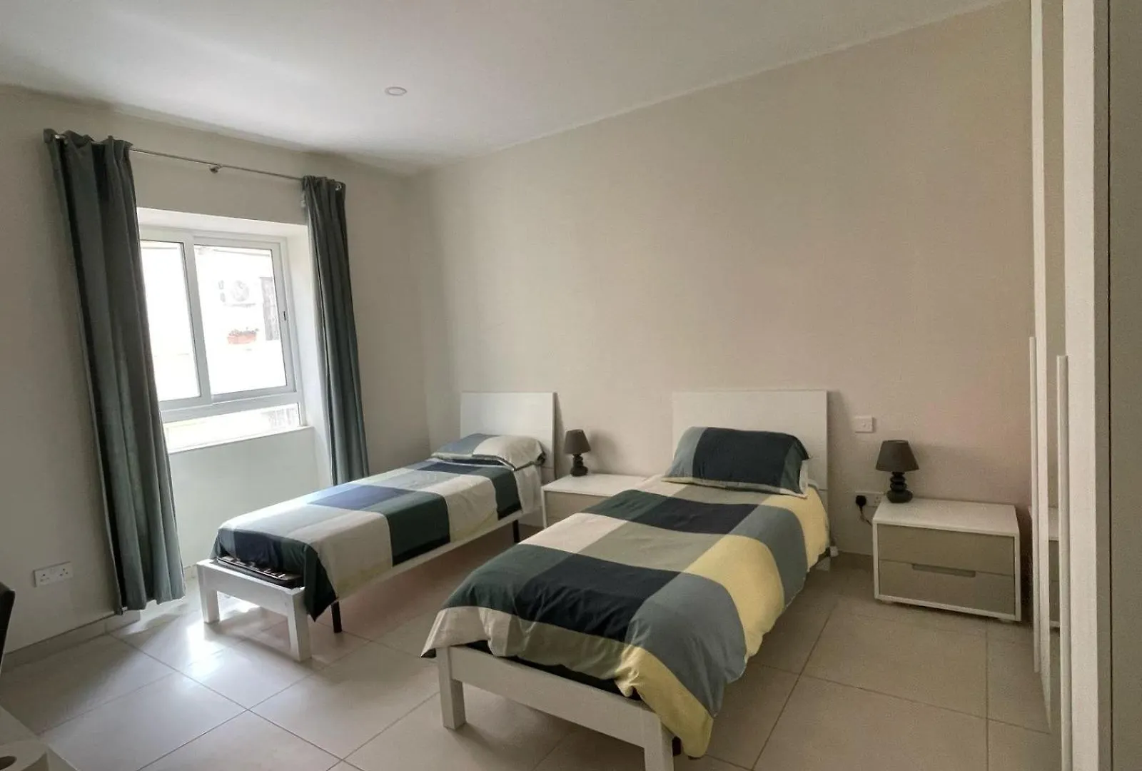 Private Room Shared Bathroom - 2 Beds Balluta - Shared Flat Saint Julian's
